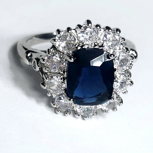 4.50 ctw Sapphire statement Halo ring size 8.5 - Picture 2 of 6